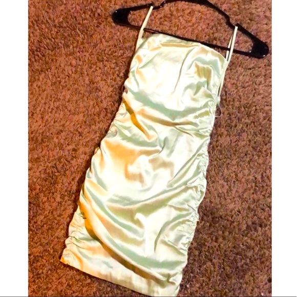 • Oh Polly Dress • - Picture 2 of 3